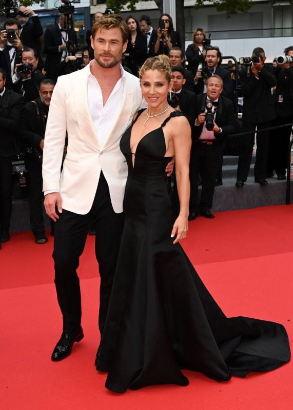 Elsa Pataky y Chris Hemsworth derrochan glamour en Cannes