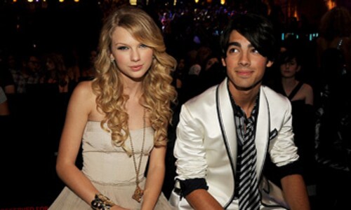 De Joe Jonas a Travis Kelce: las 10 canciones de amor (y desamor) que Taylor Swift ha dedicado a sus parejas