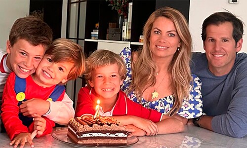 Los hijos mayores de Carla Goyanes se desviven con su hermano pequeño en su 5 cumpleaños
