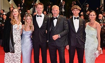 ¡Casi pleno! Kevin Costner posa con cinco de sus siete hijos en Cannes