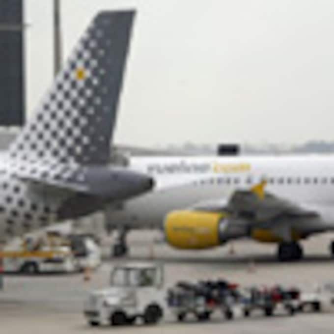 Vueling anulará sus vuelos desde Sevilla a Londres y A Coruña por la competencia de Ryanair
