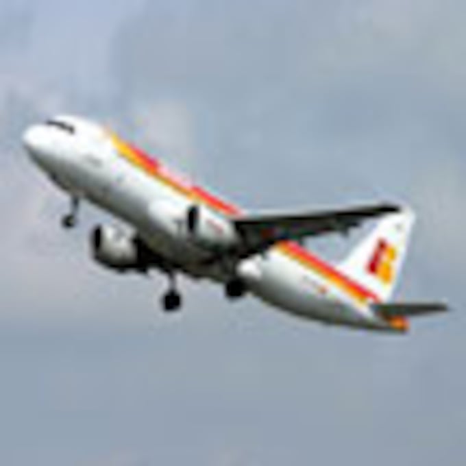 Iberia crea una línea de bajo coste que empezará a operar en verano de 2012
