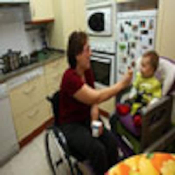 Una madre parapléjica de Tarragona, premio Fundación ONCE