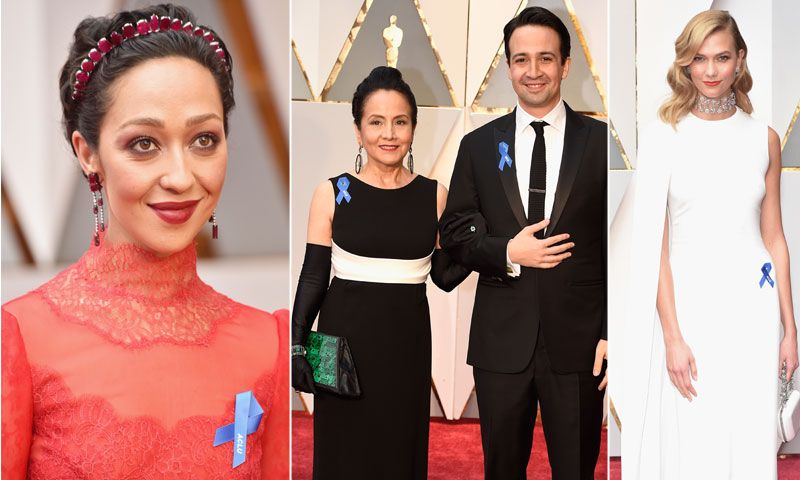 ¿Qué significa el lazo azul que han lucido las estrellas en los Oscar?