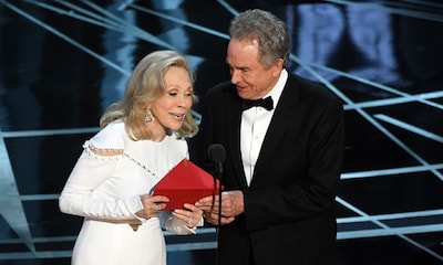 Lío en el fin de fiesta: 'La La Land' se lleva el Oscar por error cuando la película vencedora es 'Moonlight'
