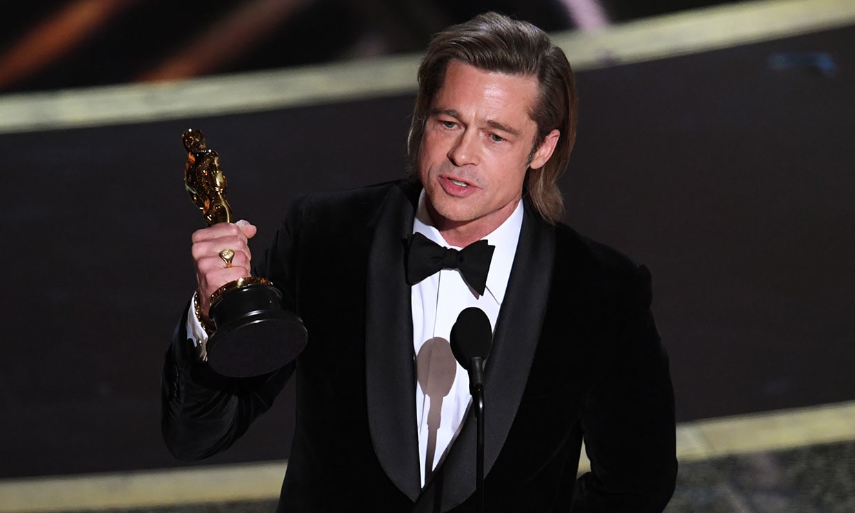 Brad Pitt recibe el Oscar por actor de reparto / Foto: Archivo