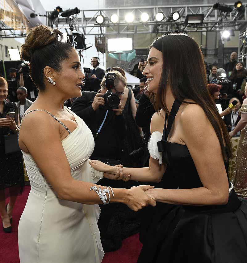 Oscars 2020: el encuentro de Penélope Cruz y Salma Hayek