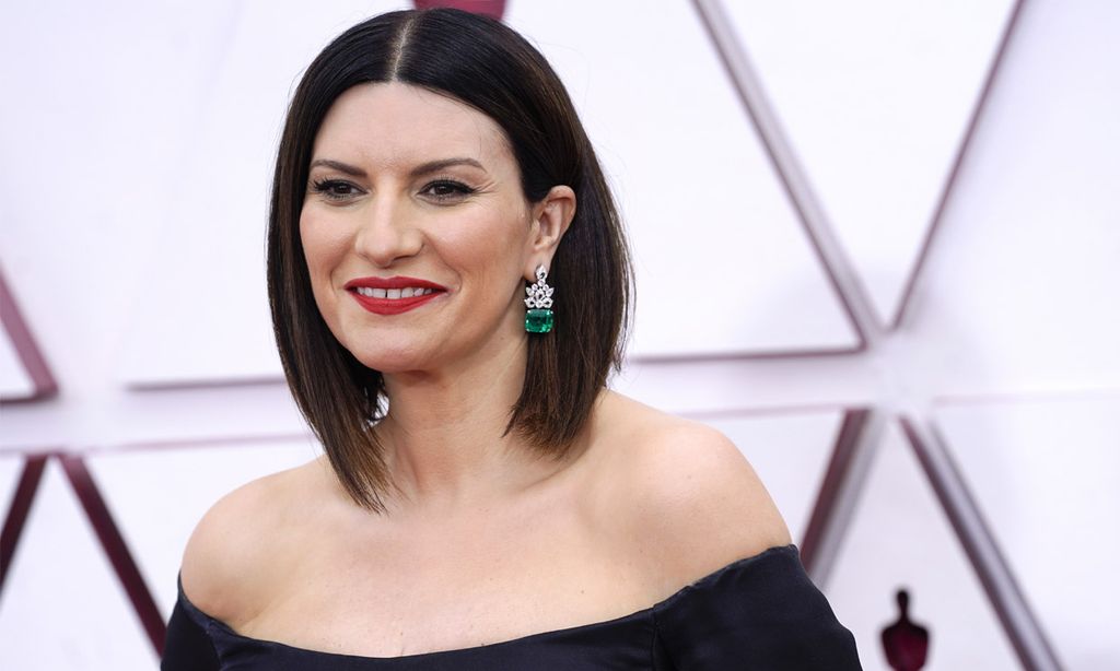 Laura Pausini lleva la elegancia de la Alta Costura italiana a los premios Oscar