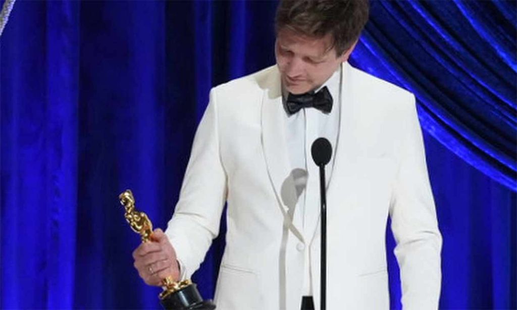 Thomas Vinterberg ('Otra ronda') dedica el Oscar a su hija fallecida: 'Ha ocurrido un milagro y tú eres parte'