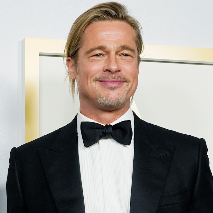 Y el Oscar al look más comentado es para… ¡Brad Pitt! 