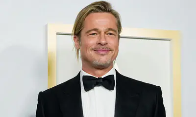 Y el Oscar al look más comentado es para… ¡Brad Pitt!