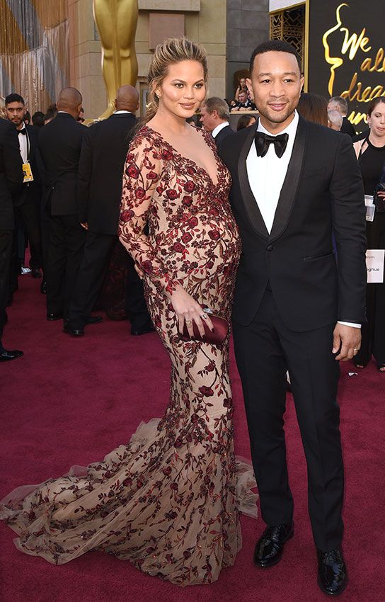 Chrissy Teigen, embarazada en los Oscar 2016