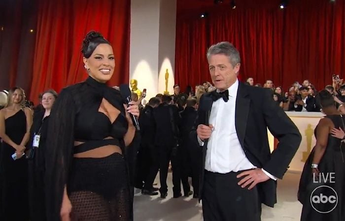 Hugh Grant se hace viral tras su entrevista con la modelo Ashley Graham