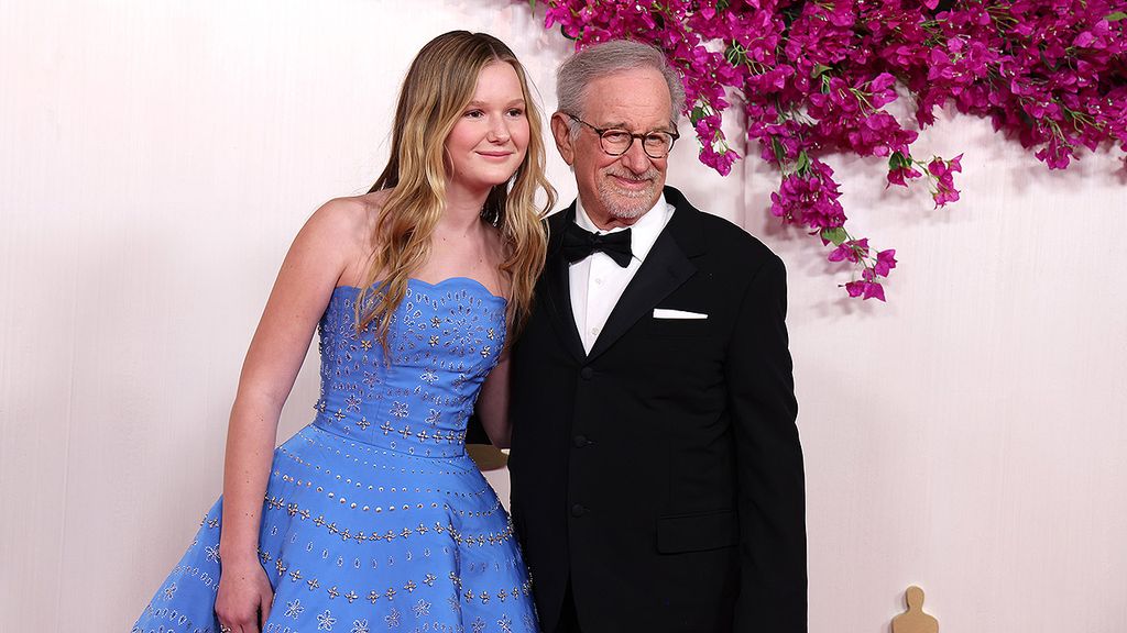 Steven Spielberg y su nieta