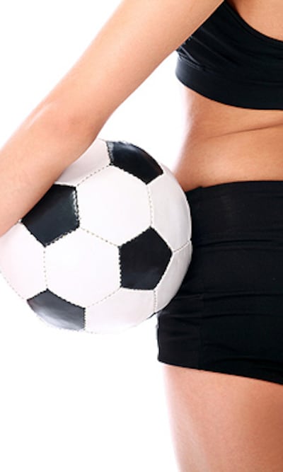 Otra forma de tonificar: ejercicios con un balón de fútbol