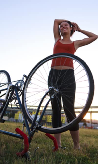 La bicicleta, un buen ejercicio quema calorías para disfrutar en primavera