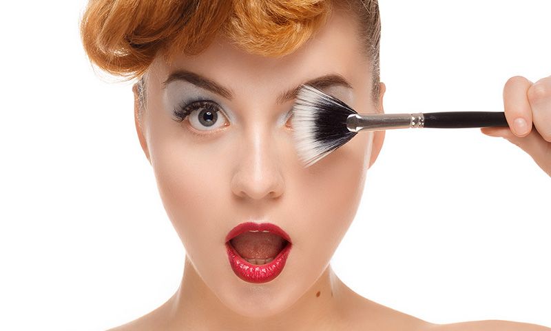 Trucos de maquillaje para que tus ojos deslumbren - Foto 1