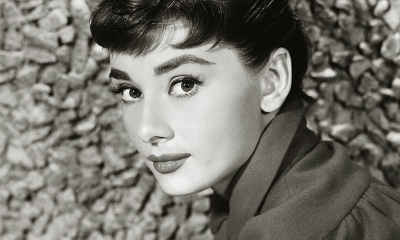 Todas las 'celebrities' que se inspiran en Audrey Hepburn para triunfar