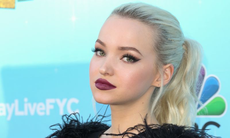 Se llevan las raíces oscuras: Dove Cameron, Scarlett Johansson o Hailey Baldwin te lo demuestran