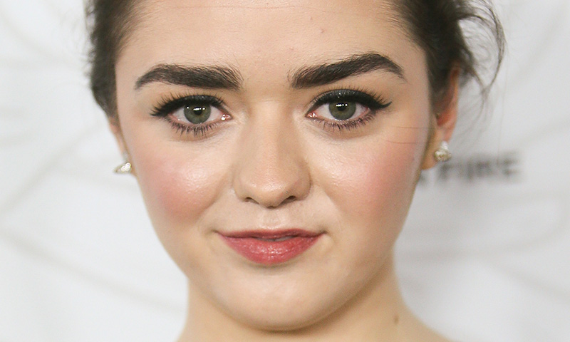 Maquillaje con efecto 'cara lavada', el mejor secreto de belleza de Maisie Williams