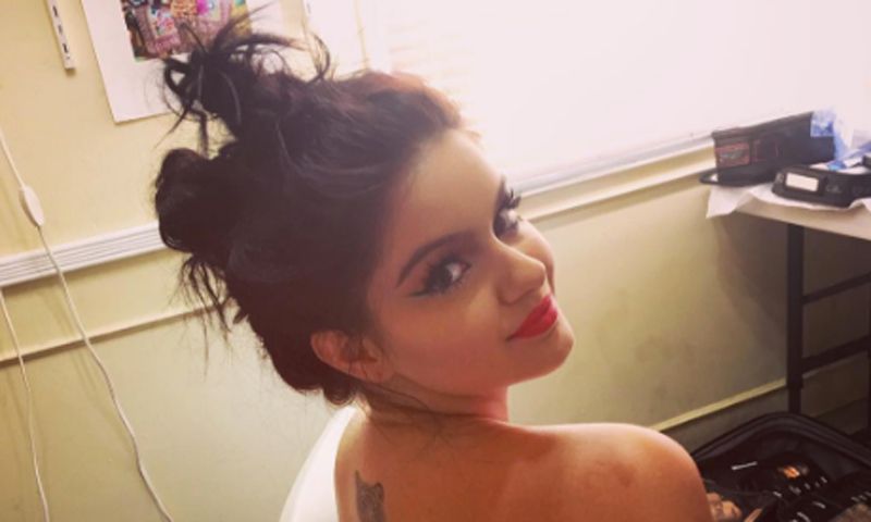 Ocho peinados diferentes para invitadas atípicas, con Ariel Winter como protagonista