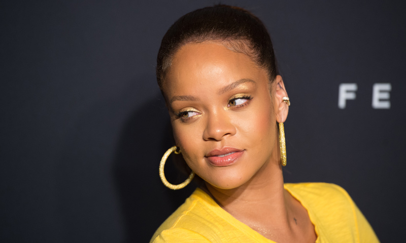 Los sombras de ojos llamativas son tendencia y Rihanna & Cía. te enseñan a llevarlas