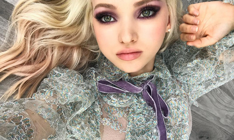 Estos son los secretos de Dove Cameron para sacar partido al 'eyeliner'