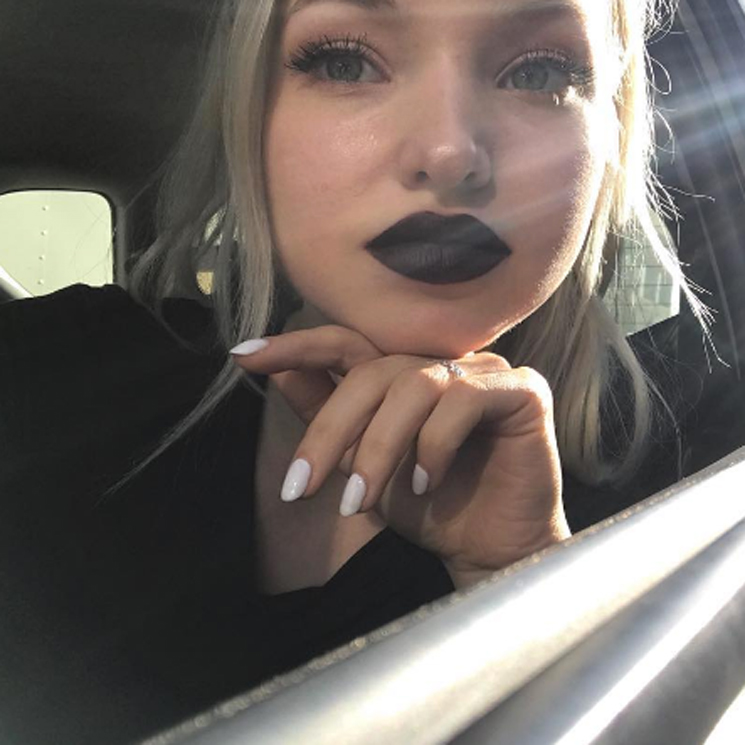 Dove Cameron te muestra las tendencias en maquillaje de labios que triunfarán este otoño