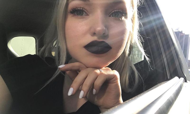 Dove Cameron te muestra las tendencias en maquillaje de labios que triunfarán este otoño