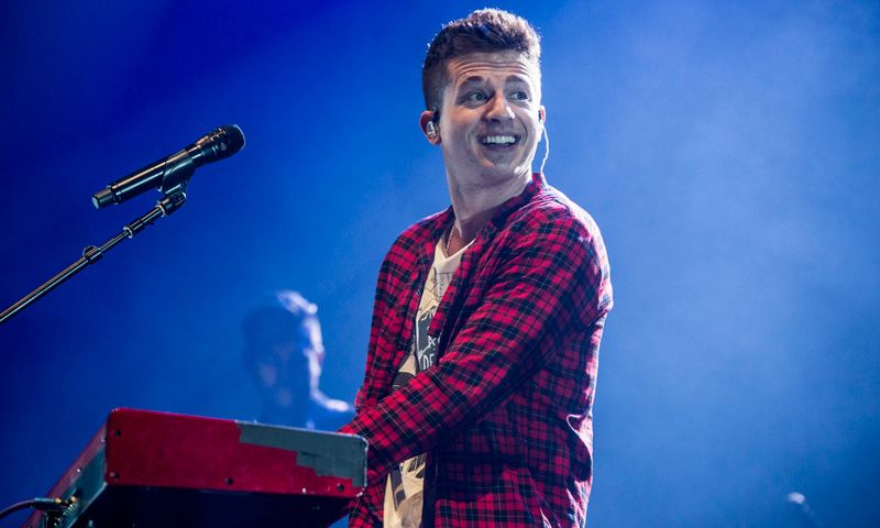 El truco de Charlie Puth (y otros tres 'tips' más) para acabar con las manchas de sudor