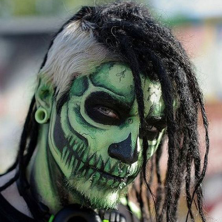 El terror está servido: Cuatro maquillajes de Halloween para hombres