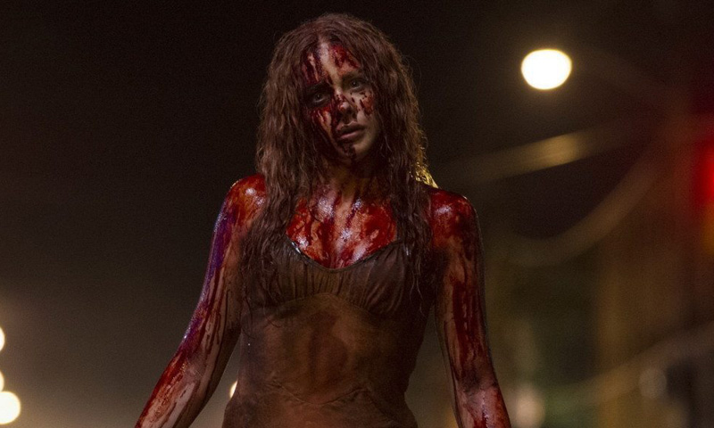 El maquillaje de 'Carrie' de Chloë Grace Moretz y otros 'looks' de 'celebs' para Halloween