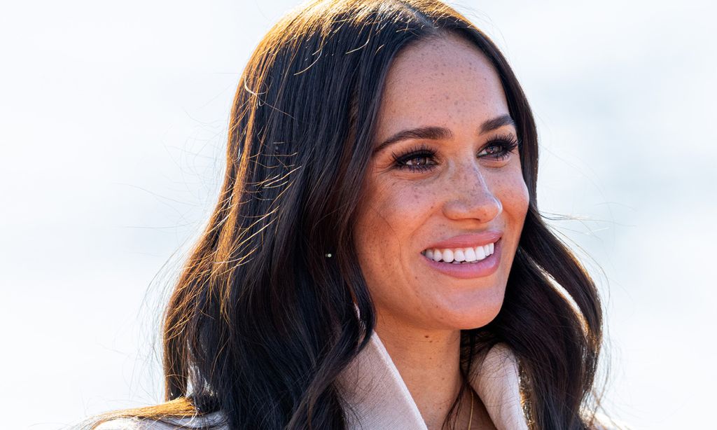 Meghan Markle recupera su pelo rizado, el peinado natural con el que nunca la habíamos visto