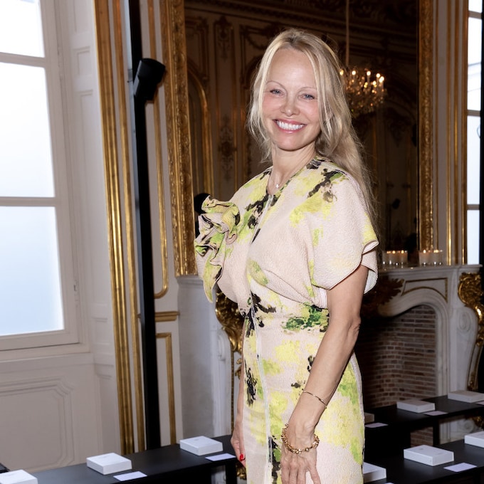 Pamela Anderson, sin maquillaje en la Semana de la Moda de París por un emotivo motivo