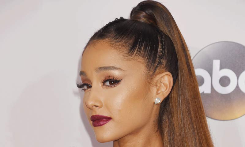 ¿Quieres una mirada de impacto como la de Ariana Grande? Las extensiones de pestañas pueden ayudarte a conseguirla