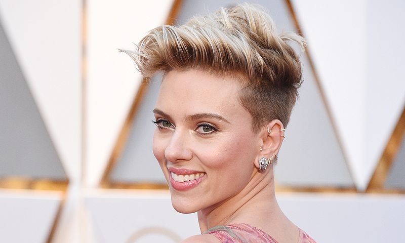 Así se maquilló Scarlett Johansson para ir a los Oscar