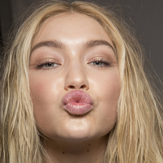 6 trucos que consiguen unos labios más atractivos en segundos