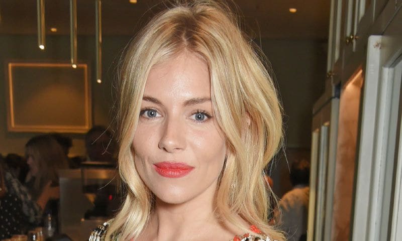 Colágeno bebible, el secreto 'antiaging' mejor guardado de Sienna Miller