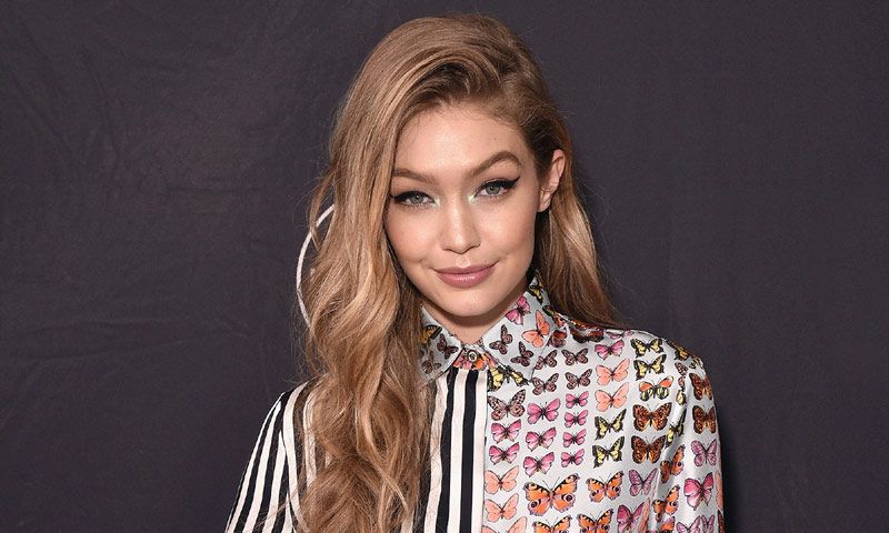 El maquillador de Gigi Hadid te recomienda los cosméticos para los viajes en avión