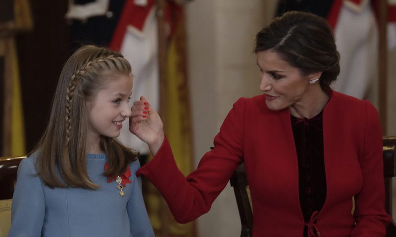 Reina Letizia manicura roja