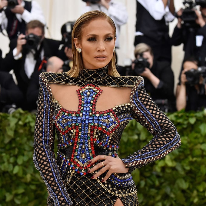 Jennifer Lopez sin extensiones o cómo sorprender en la alfombra roja de las melenas XL