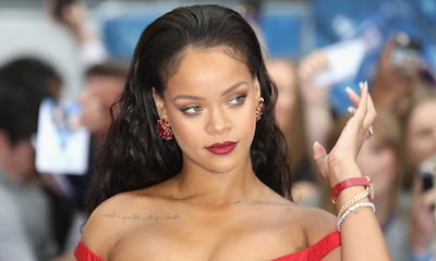 ¿Por qué Rihanna aplica el iluminador en este sitio tan curioso?
