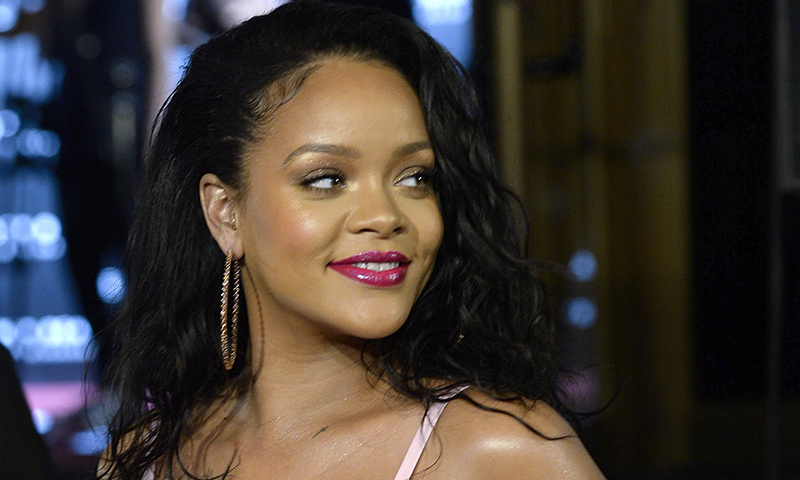 Rihanna estrena un nuevo cambio de look radical