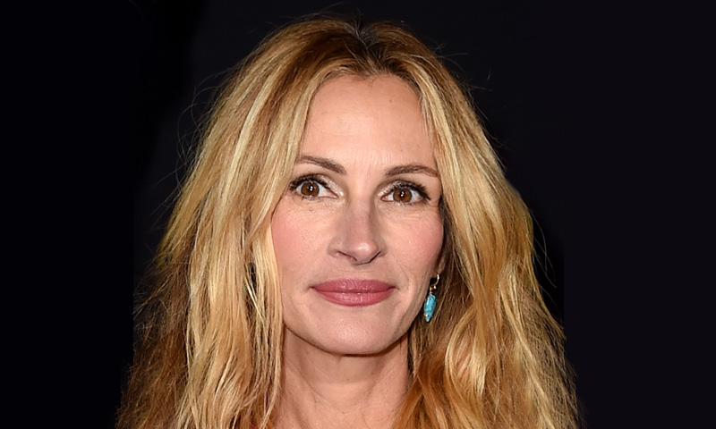 La razón por la que Julia Roberts se ha teñido de rosa