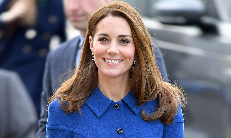 La Duquesa de Cambridge cambia de look: más rubia, más juvenil y más moderna