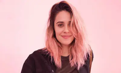 Macarena García cambia su pelo 'rose gold' por su color más clásico
