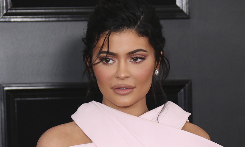 Kylie Jenner cuenta su experiencia real con la cirugía estética