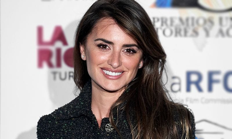 La manicura roja de Penélope Cruz, un guiño a uno de sus grandes maestros