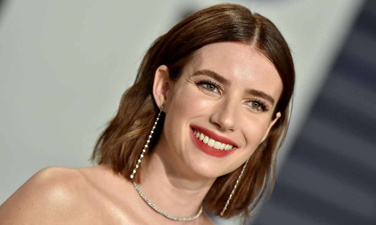 Emma Roberts se desmarca de la tendencia de moda y sorprende con un nuevo cambio de 'look'