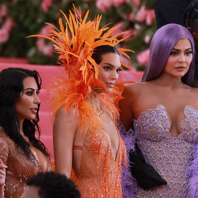 Al descubierto los trucos de belleza menos lujosos (pero más efectivos) de las hermanas Kardashian 